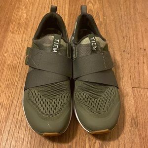 TIEM Cycle shoes w/ clips
